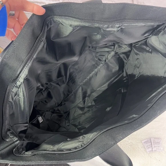 NWT🤩 |•VICTORIA'S SECRET•| Sparkly Silver Sequin Tote & Matching Make Up Bag - Picture 10 of 12